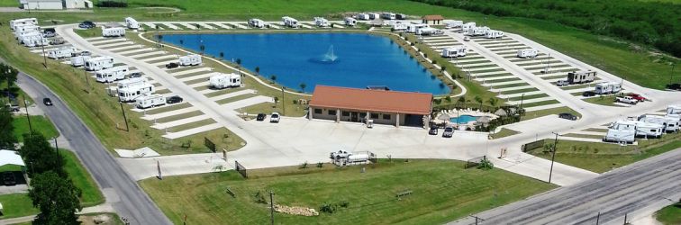 Saltwater vs Chlorine Pools: What Works Best for Texas RV Resorts?
